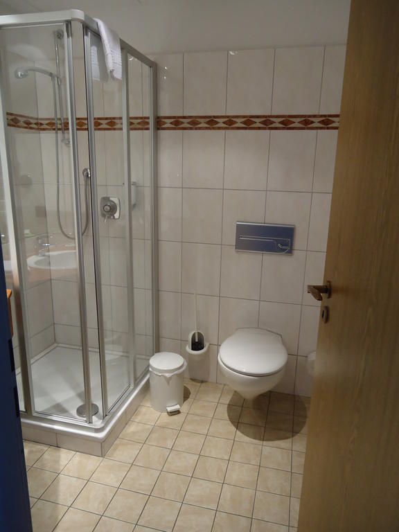 Marc5 Hotel Cadenberge الغرفة الصورة
